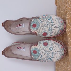 Goby pattern sneaker shoes